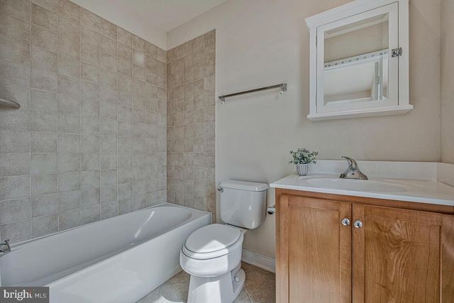 5701 44TH AVE, Hyattsville, MD 20781