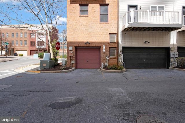 5701 44TH AVE, Hyattsville, MD 20781