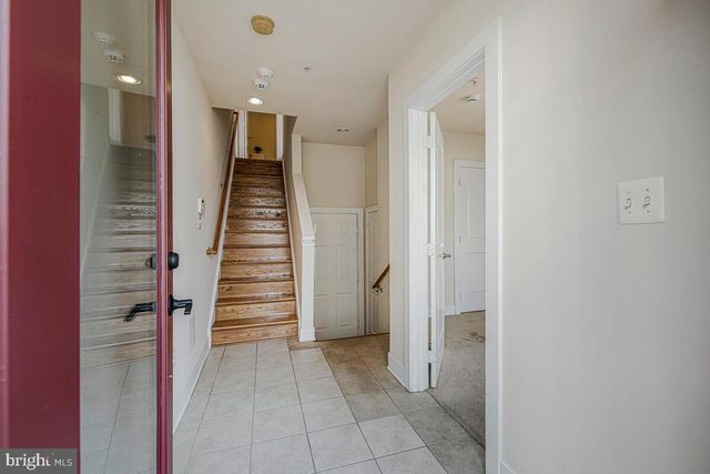 5701 44TH AVE, Hyattsville, MD 20781