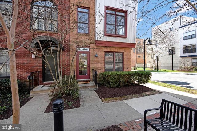 5701 44TH AVE, Hyattsville, MD 20781