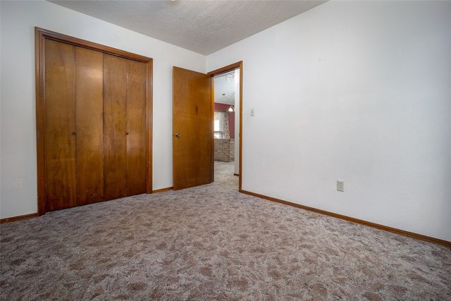 1909 Oakcreek Drive, Norman, OK 73071