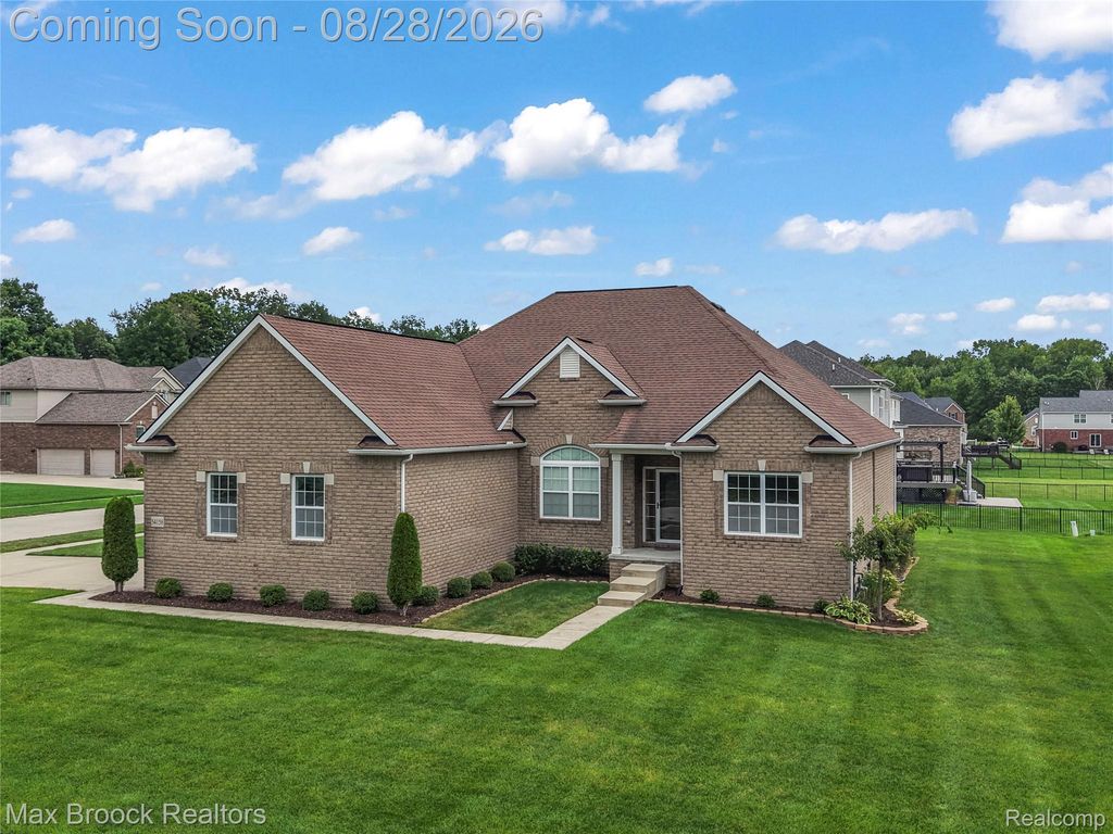54158 Mar Lake Drive, Chesterfield Township, MI 48051