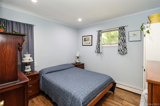 161 Arlyn Drive W, Massapequa, NY 11758