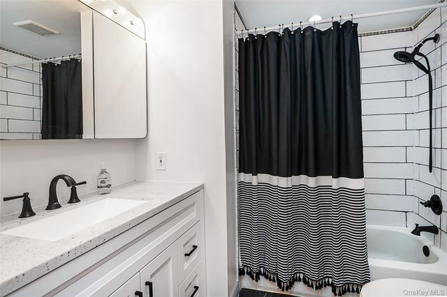161 Arlyn Drive W, Massapequa, NY 11758