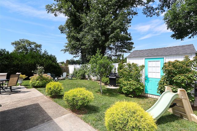 161 Arlyn Drive W, Massapequa, NY 11758