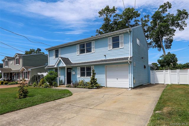 161 Arlyn Drive W, Massapequa, NY 11758
