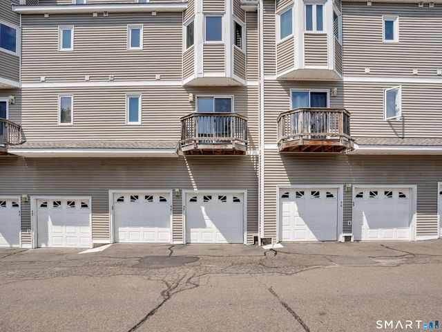 57 Glenrock 57, Norwalk, CT 06850