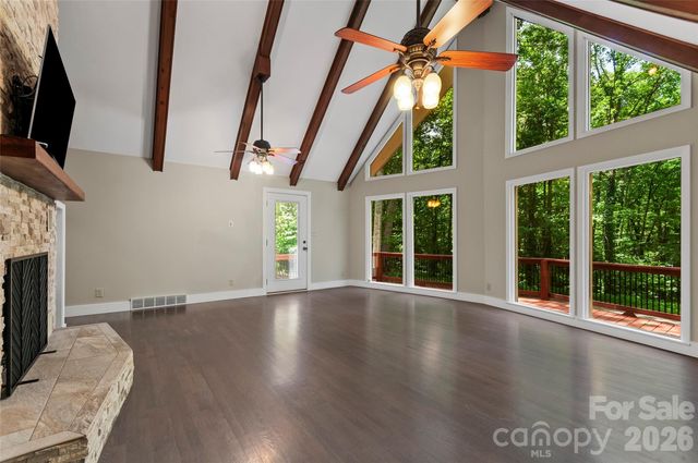 82 Sunburst Drive, Waynesville, NC 28786
