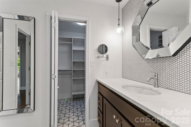 82 Sunburst Drive, Waynesville, NC 28786