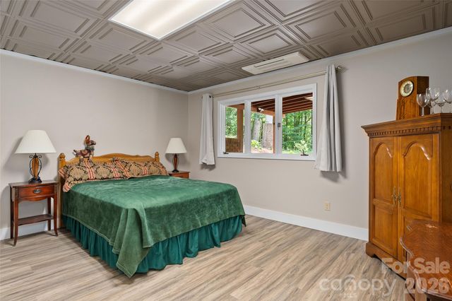 82 Sunburst Drive, Waynesville, NC 28786