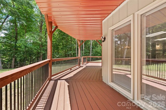 82 Sunburst Drive, Waynesville, NC 28786