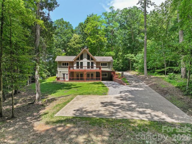 82 Sunburst Drive, Waynesville, NC 28786