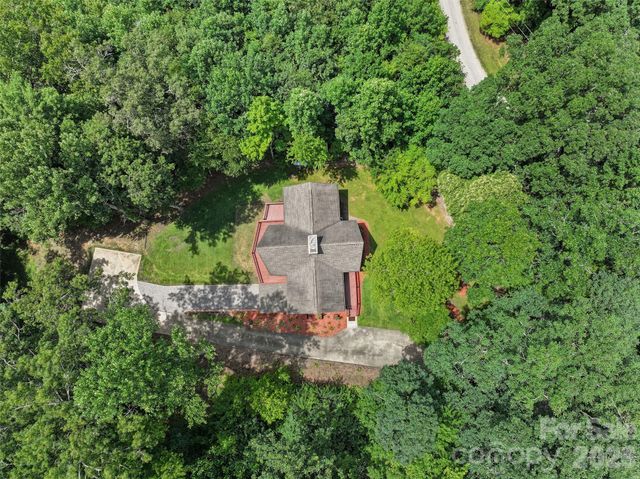 82 Sunburst Drive, Waynesville, NC 28786