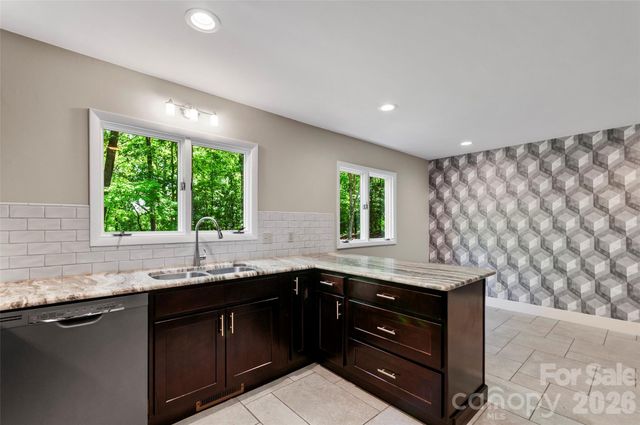 82 Sunburst Drive, Waynesville, NC 28786