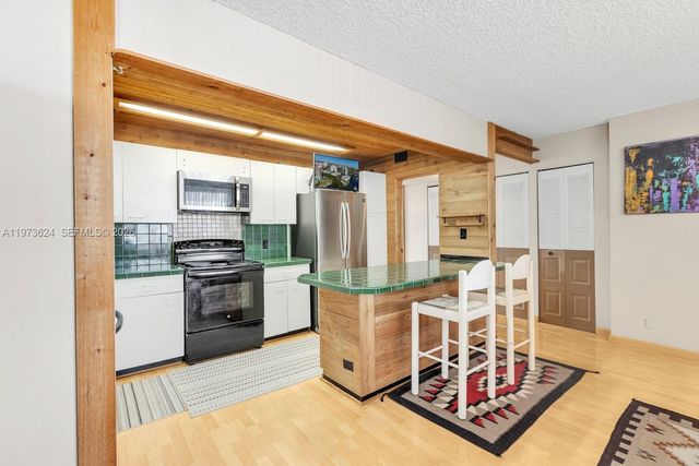 3350 NE 192nd St 5H-B, Aventura, FL 33180