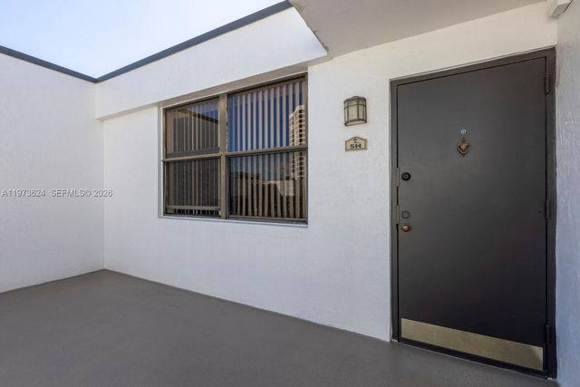 3350 NE 192nd St 5H-B, Aventura, FL 33180