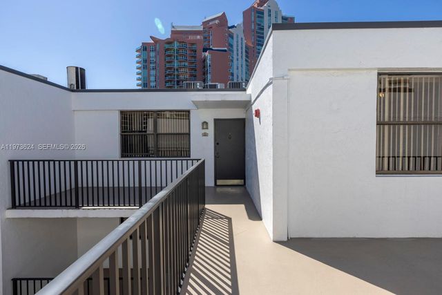 3350 NE 192nd St 5H-B, Aventura, FL 33180