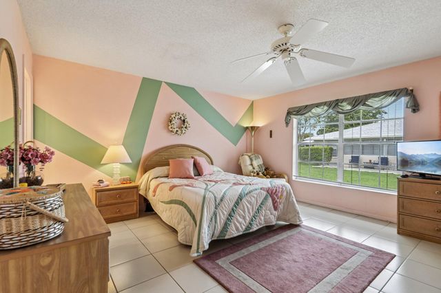 475 Holyoke Lane, Lake Worth, FL 33467