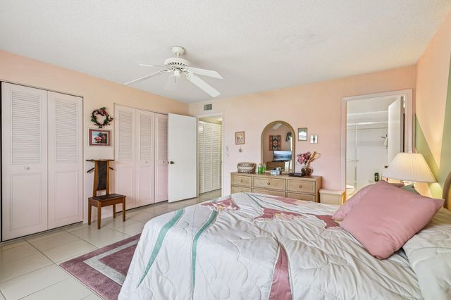 475 Holyoke Lane, Lake Worth, FL 33467