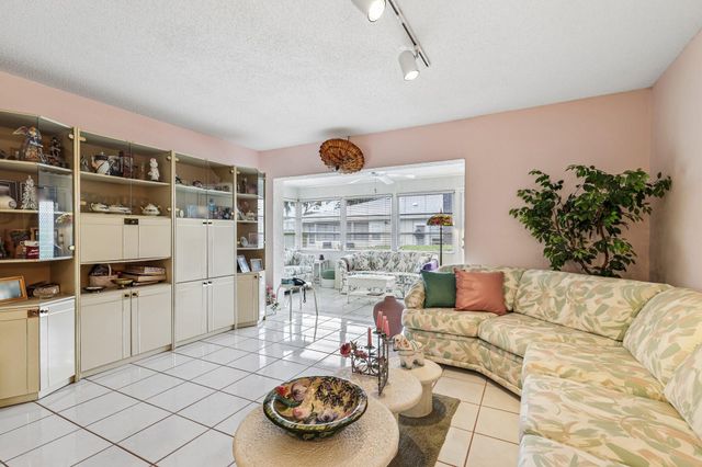475 Holyoke Lane, Lake Worth, FL 33467