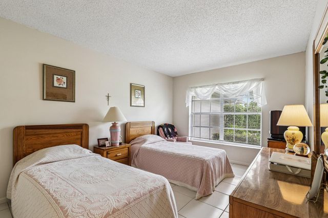 475 Holyoke Lane, Lake Worth, FL 33467