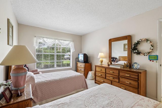 475 Holyoke Lane, Lake Worth, FL 33467