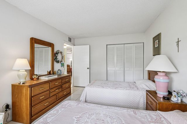 475 Holyoke Lane, Lake Worth, FL 33467