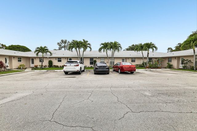 475 Holyoke Lane, Lake Worth, FL 33467