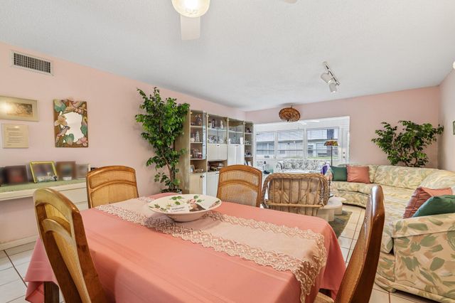 475 Holyoke Lane, Lake Worth, FL 33467