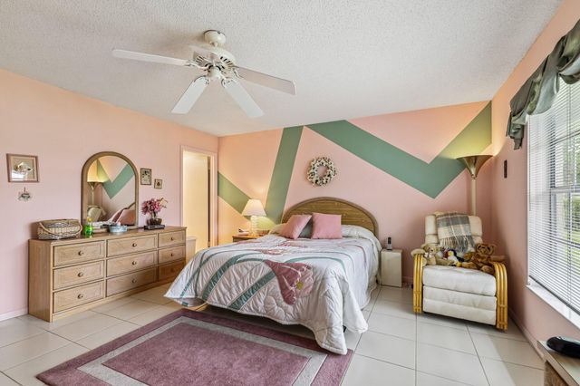 475 Holyoke Lane, Lake Worth, FL 33467