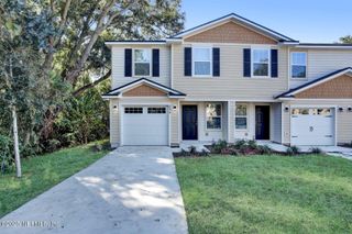 8270 HALLS HAMMOCK Court, Jacksonville, FL 32244