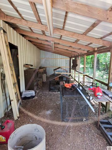 527 JB Copeland RD, Benton, KY 42025