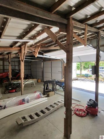 527 JB Copeland RD, Benton, KY 42025