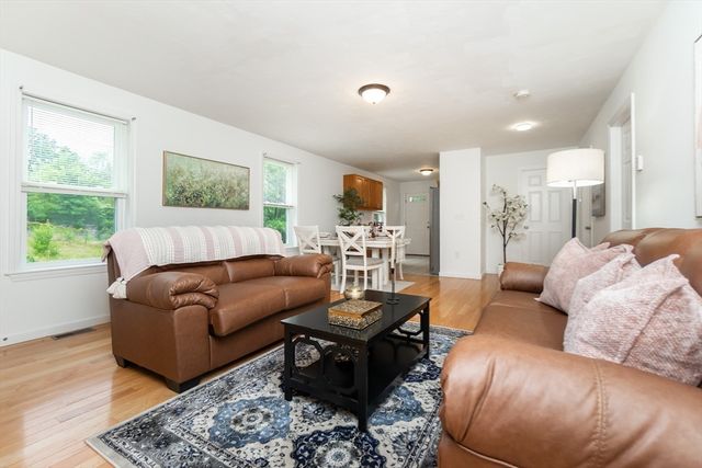 22 Plymouth St, Fitchburg, MA 01420