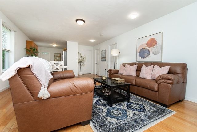 22 Plymouth St, Fitchburg, MA 01420