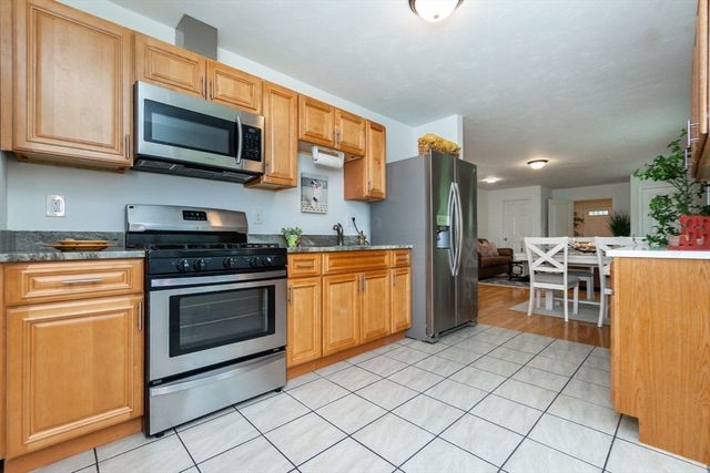 22 Plymouth St, Fitchburg, MA 01420