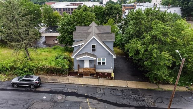 22 Plymouth St, Fitchburg, MA 01420
