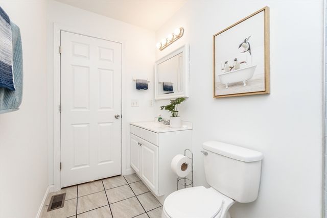 22 Plymouth St, Fitchburg, MA 01420