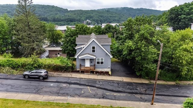 22 Plymouth St, Fitchburg, MA 01420