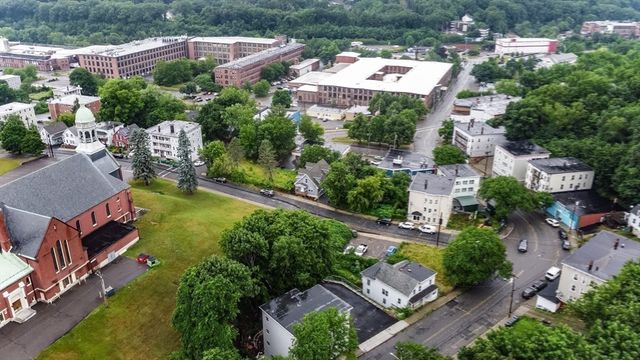 22 Plymouth St, Fitchburg, MA 01420