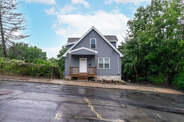 22 Plymouth St, Fitchburg, MA 01420