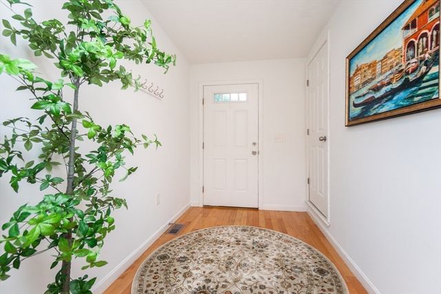 22 Plymouth St, Fitchburg, MA 01420