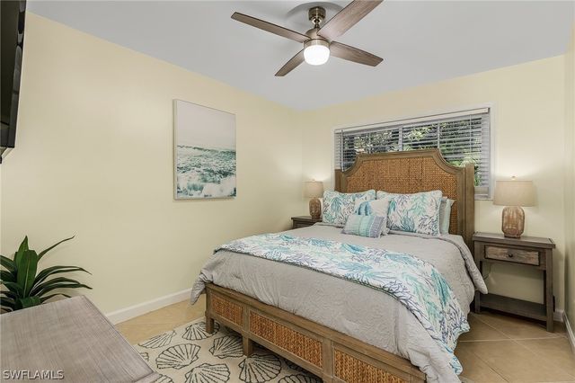 1011 11th ST N, Naples, FL 34102