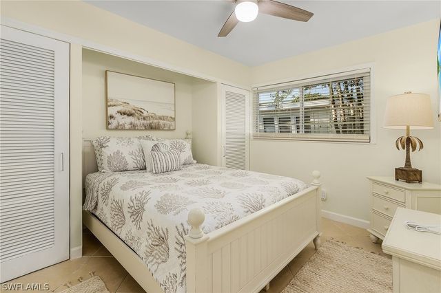 1011 11th ST N, Naples, FL 34102