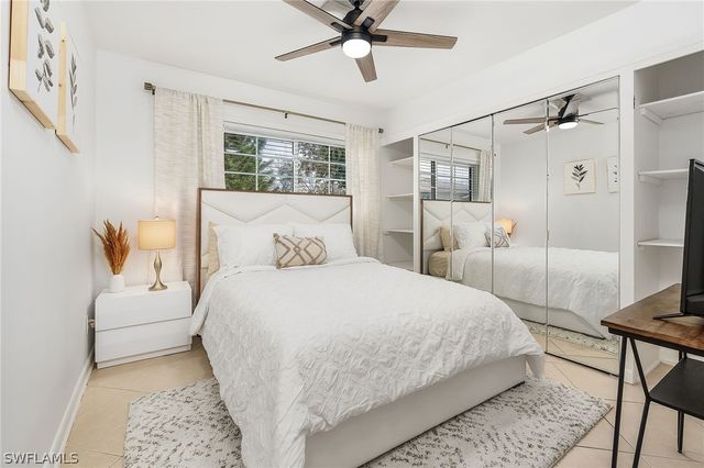 1011 11th ST N, Naples, FL 34102