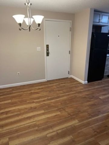 10 Longworth Ave 24, Brockton, MA 02301