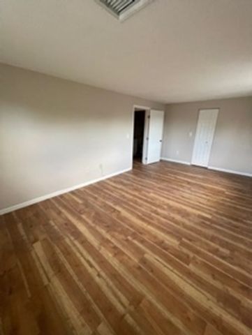 10 Longworth Ave 24, Brockton, MA 02301