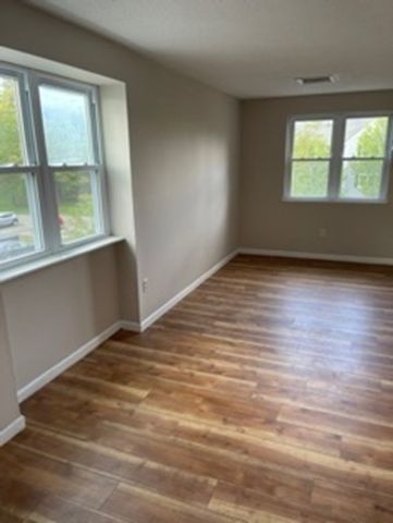 10 Longworth Ave 24, Brockton, MA 02301