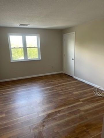 10 Longworth Ave 24, Brockton, MA 02301