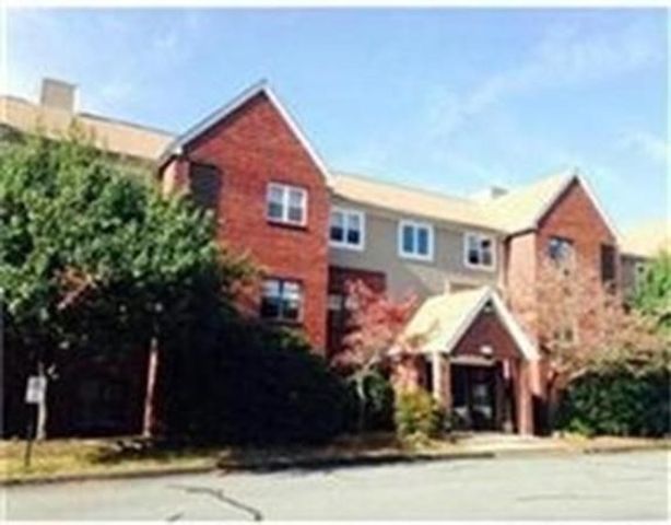 10 Longworth Ave 24, Brockton, MA 02301